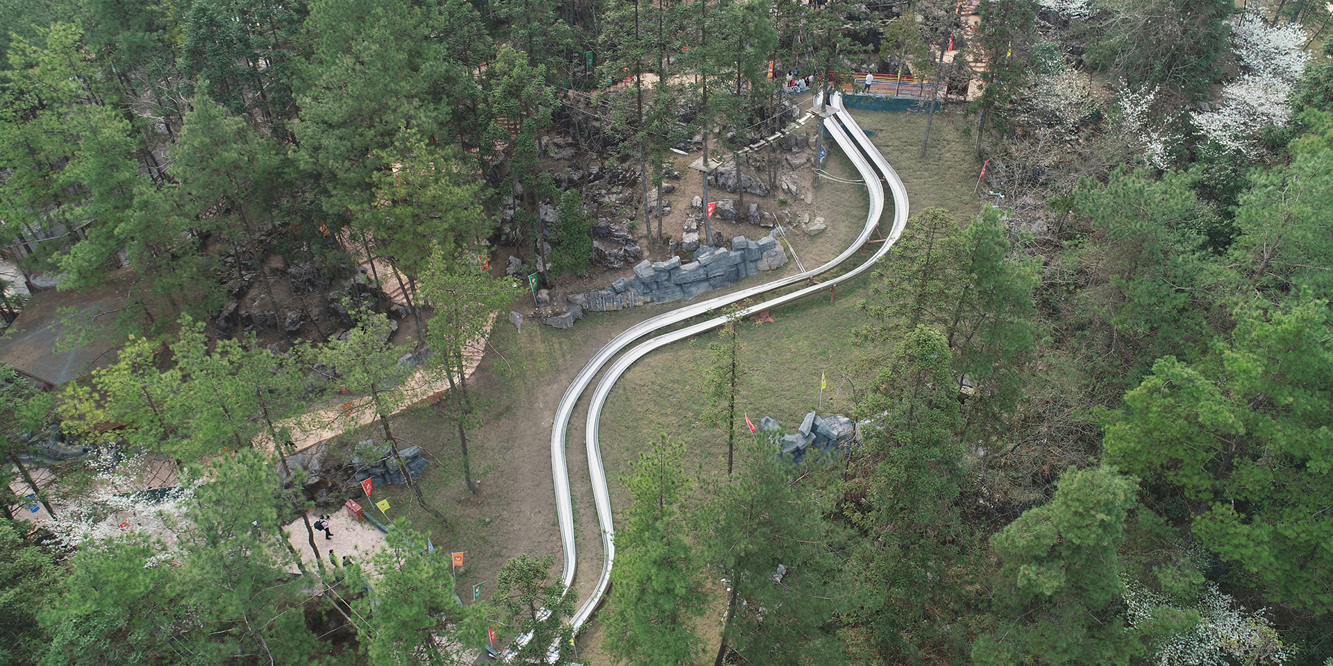 -浙江鵬鳴游樂設(shè)備有限公司