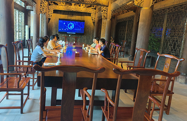 諸暨市紅葉經(jīng)偵義警服務(wù)中心進(jìn)我司開展“楓橋式護(hù)企優(yōu)商服務(wù)”活動(dòng)-浙江鵬鳴游樂設(shè)備有限公司